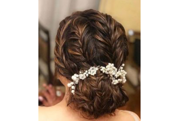 Easy messy bun hairstyle for lehenga, party, wedding|| Easy updo for  wedding - YouTube